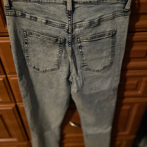 Brand new H&M jeans - Picture 3 of 3